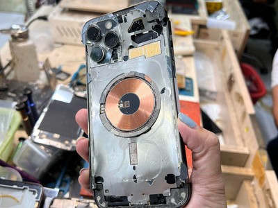 Thay pin iphone chính hãng - lấy ngay chỉ từ 299k đặc biệt thay pin hiển thị phần trăm pin hotline: 4