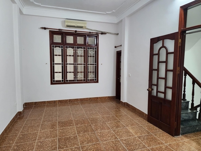 Cho thuê nhà phố trần quốc toản, 35m2 x 5 tầng , giá 17tr 1