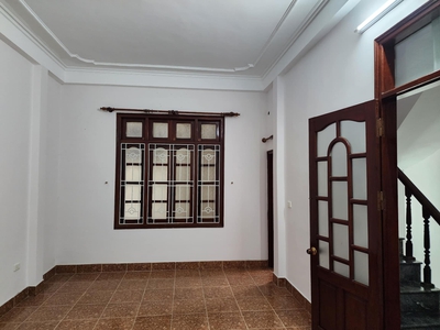 Cho thuê nhà phố trần quốc toản, 35m2 x 5 tầng , giá 17tr 3