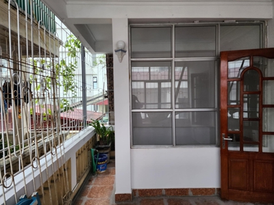 Cho thuê nhà phố trần quốc toản, 35m2 x 5 tầng , giá 17tr 4