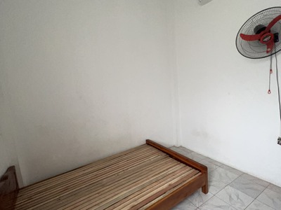 Cho thuê  nhà Nguyên Căn ngõ 491 Đê La Thành  Diện tích :40m2 x 4 tầng 7