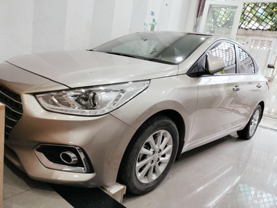 Hyundai Accent 2019, màu vàng be, chính chủ 4