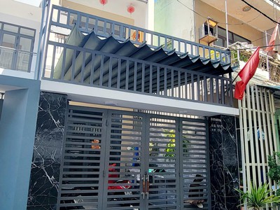 Nhà 3 tầng, dt 105m2, ô tô vào nhà, cạnh vincom ngô quyền, đn, giá chỉ 4,x tỷ 0