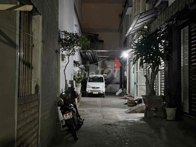 Nhà cho thuê nguyên căn 2 phòng ngủ hẻm oto chợ Tân Hương 1