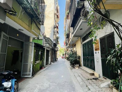 Chính chủ bán đất sẵn nhà 3 tầng cũ tại trần duy hưng, cầu giấy - ô tô đỗ cửa - kinh doanh 4