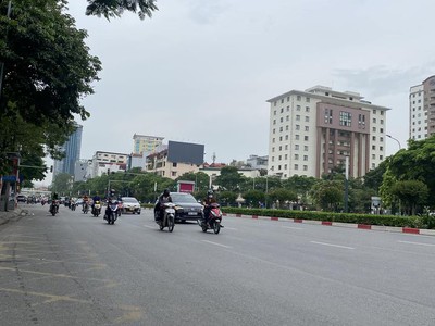 Chính chủ bán đất sẵn nhà 3 tầng cũ tại trần duy hưng, cầu giấy - ô tô đỗ cửa - kinh doanh 3