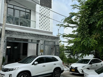 Bán nhà phố 4 tầng - hẻm nhựa 8m - khu 2637 huỳnh tấn phát, phú xuân nhà bè 0