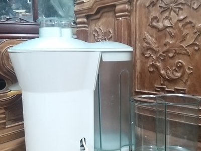 Bán máy ép hoa quả hiệu BOSSCH. 3