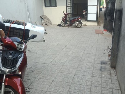 Cho thuê nhà đường ĐT743, cách vòng xoay An Phú 100m, gần KCN VSIP 6