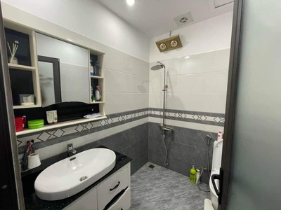 Muốn tìm chuyên gia nước ngoài cho thuê: vị trí: trung tâm gần phố Tây Văn Cao, 4