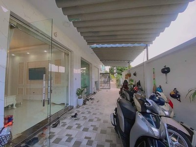 Muốn tìm chuyên gia nước ngoài cho thuê: vị trí: trung tâm gần phố Tây Văn Cao, 5