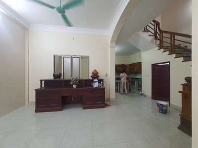 Cho thuê nhà riêng 4PN tại Liên Bảo, Vĩnh Yên, Vĩnh Phúc giá chỉ 8 triệu 4