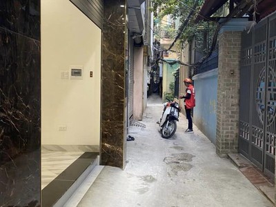 Bán nhà 4 tầng lạc long quân, cầu giấy - nhà đẹp ở luôn - ra ô tô vài bước chân - hồ tây rất gần - 0
