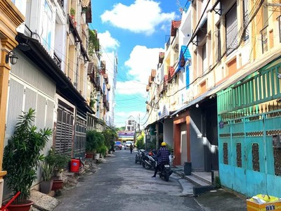 Nhà phố chính chủ thạnh lộc 62 m hẻm xe hơi giáp gò vấp - khu dân trí hơn 6 tỉ 0