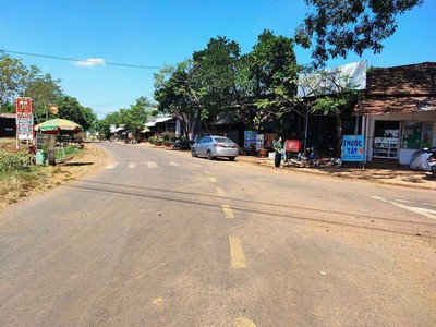 Kẹt nợ cần bán đất thổ cư 185 m2,tại Hớn Quản,Bình Phước 2