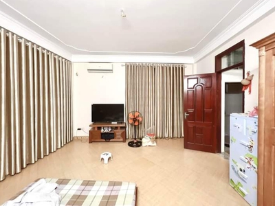 Hiếm 62m2 phố phạm văn đồng kd sầm uất, đường thông ô tô, 4 tầng 9.5 tỷ 3