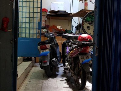 Nhà  đẹp - giá tốt - chính chủ cần bán nhà đường hẻm ngay trung tâm mua bán sầm uất. 1