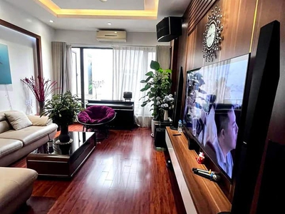 Bán nhà Lô góc cách phố Hoàng Văn Thái 30m DT:69m X 4 tầng MT:4,6m 0