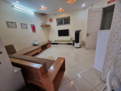 Cho thuê mặt phố Hoàng quốc việt 5,5 tầng mới, vỉ hè rộng, SPA, Showroom, tóc 1