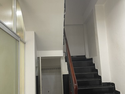 Cần cho thuê nhà nguyên căn tại 56/9a văn chung, phường 13, quận tân bình 1
