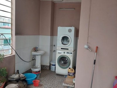 Nhà chia lô có thang máy tại ngõ 125 Nguyễn Ngọc Vũ 4