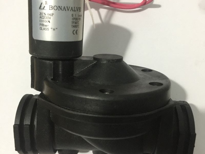 Combo 1 gồm 20 béc nhỏ giọt 8 tia   5 phun sương xanh 4 cửa   bộ điều khiển pin rainpoint 1
