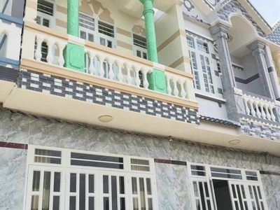 Bán nhà đức hoà hạ 96m2 2 phòng ngủ 680tr gần kcn tân đức 0