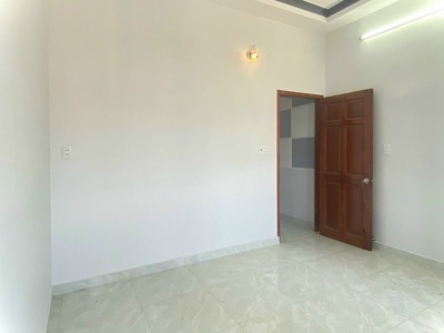 Bán nhà đức hoà hạ 96m2 2 phòng ngủ 680tr gần kcn tân đức 2