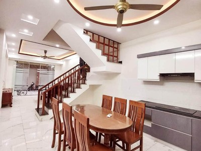 Cho thuê nhà mới ngõ Thiên Lôi gân AEON  - 7tr 3