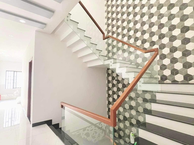 Cho thuê nhà Mới đẹp 6 Phòng Ngủ. Đường 10.5m. Nam Việt Á. Ngũ Hành Sơn. Đà Nẵng 5