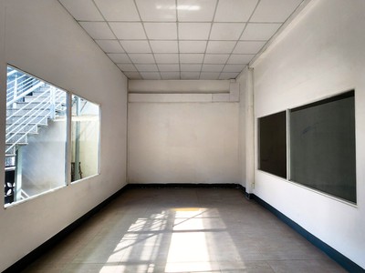 Văn phòng trung tâm quận 4 rộng rãi 300m2 1
