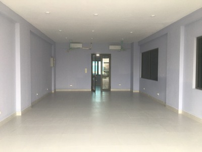 Chính chủ cho thuê nhà kính nhìn ra vườn hoa đẹp, ngõ 268/58 đường ngọc thụy 3