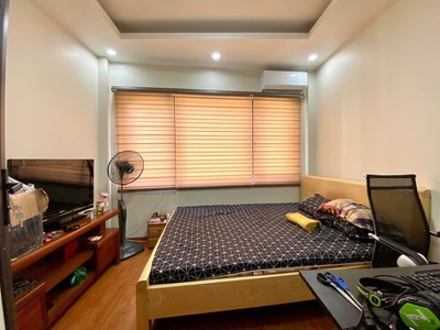 Gấp   Bán Nhà Phố Nguyễn Văn Cừ, Bồ Đề, 35m2, 5 Tầng, Phân Lô, Ô Tô, Nhỉnh 4 Tỷ 3