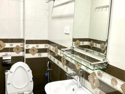 Gấp   Bán Nhà Phố Nguyễn Văn Cừ, Bồ Đề, 35m2, 5 Tầng, Phân Lô, Ô Tô, Nhỉnh 4 Tỷ 4