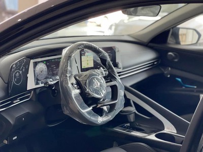 Hyundai Elantran 1.6 AT Tiêu Chuẩn 2