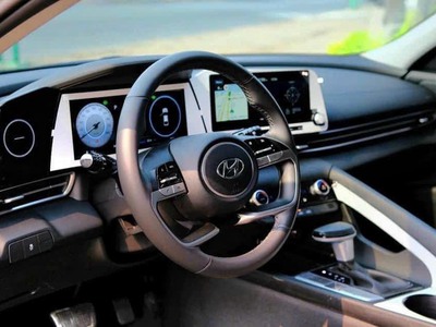 Hyundai Elantran 1.6 AT Tiêu Chuẩn 3