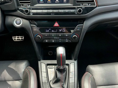 Quá CỌP Hyundai Elantra Sport 2019 màu đỏ cực đẹp 6
