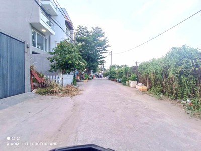Cho thuê 2700m2 đất lô góc đường xe tải nguyễn thị nhuần, an phú đông, quận 12 0