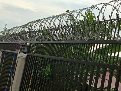 Thi công Hàng rào kẽm gai Lam giá rẻ tại Đồng Nai 9