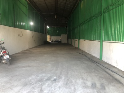 Xưởng 200m2 mặt tiền ql1a xe cont 24h, hẻm phía sau xe 8t 1