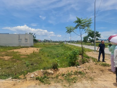 Sầm sơn - thanh hóa 125m2 mặt đường duyên hải ven biển 1,95 tỷ khu đấu giá đồng bông 1