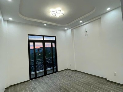 Nhà đẹp xây mới độc lập, giá tốt khu tđc quận hải an gần đường đà nẵng.  giá chỉ 4,3 tỷ có tt. 4