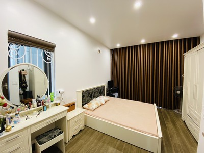Bán nhà độc lập 3 tầng dân xây sân cổng riêng 75m  tái định cự ngô gia tự 2