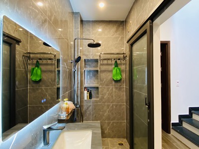 Bán nhà độc lập 3 tầng dân xây sân cổng riêng 75m  tái định cự ngô gia tự 3