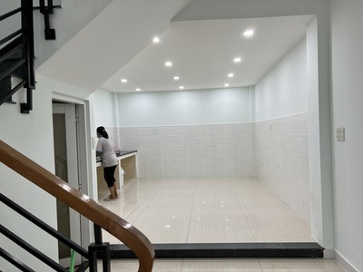 CC cho thuê nhà nguyên căn 3 tầng-4 phòng ngủ đẹp mới Q. Tan Phú 3