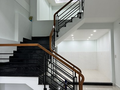 CC cho thuê nhà nguyên căn 3 tầng-4 phòng ngủ đẹp mới Q. Tan Phú 8