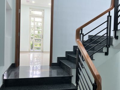 CC cho thuê nhà nguyên căn 3 tầng-4 phòng ngủ đẹp mới Q. Tan Phú 9