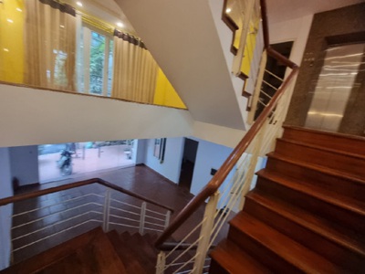 Cho thuê biệt thự Đặng Thai Mai 5 tầng, có bể bơi,thang máy, view hồ 0