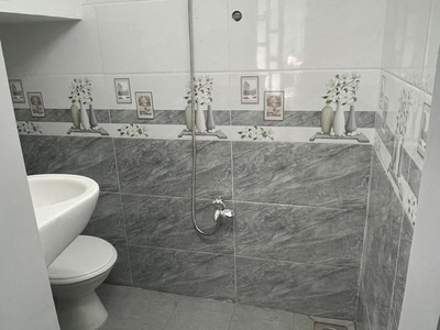 Cho thuê nhà nguyên căn , điện nước chính 3