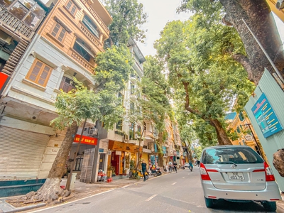 Bán nhà lý nam đế, hoàn kiếm, 20m mặt phố, ô tô vào nhà sổ nở hậu, 70m2 2t mt4m 17.2 tỷ. 2